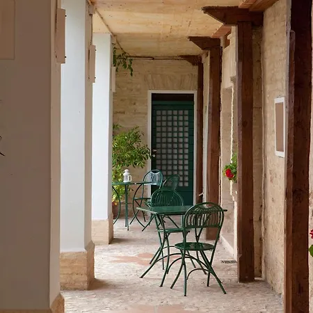 アパートホテル Subretia Residenze Di Campagna 3*