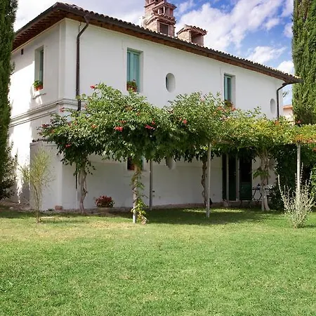 Subretia Residenze Di Campagna Aparthotel
