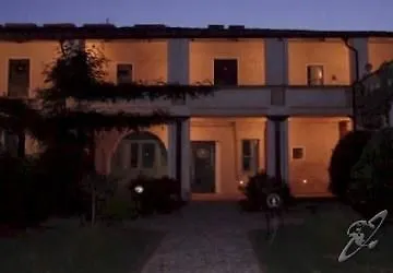 Subretia Residenze Di Campagna Aparthotel 3*