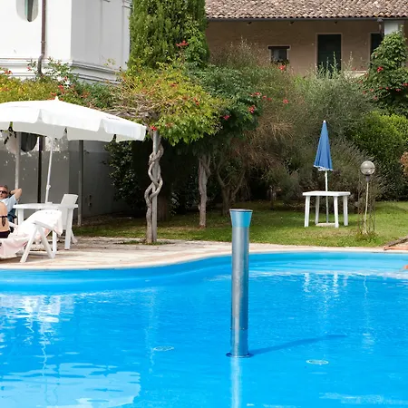 Subretia Residenze Di Campagna 3*