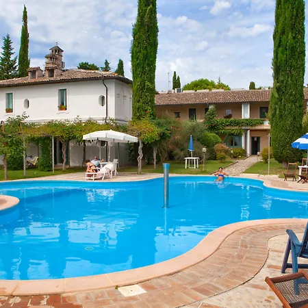Subretia Residenze Di Campagna Aparthotel 3*