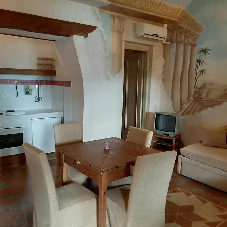 Subretia Residenze Di Campagna Aparthotel 3*